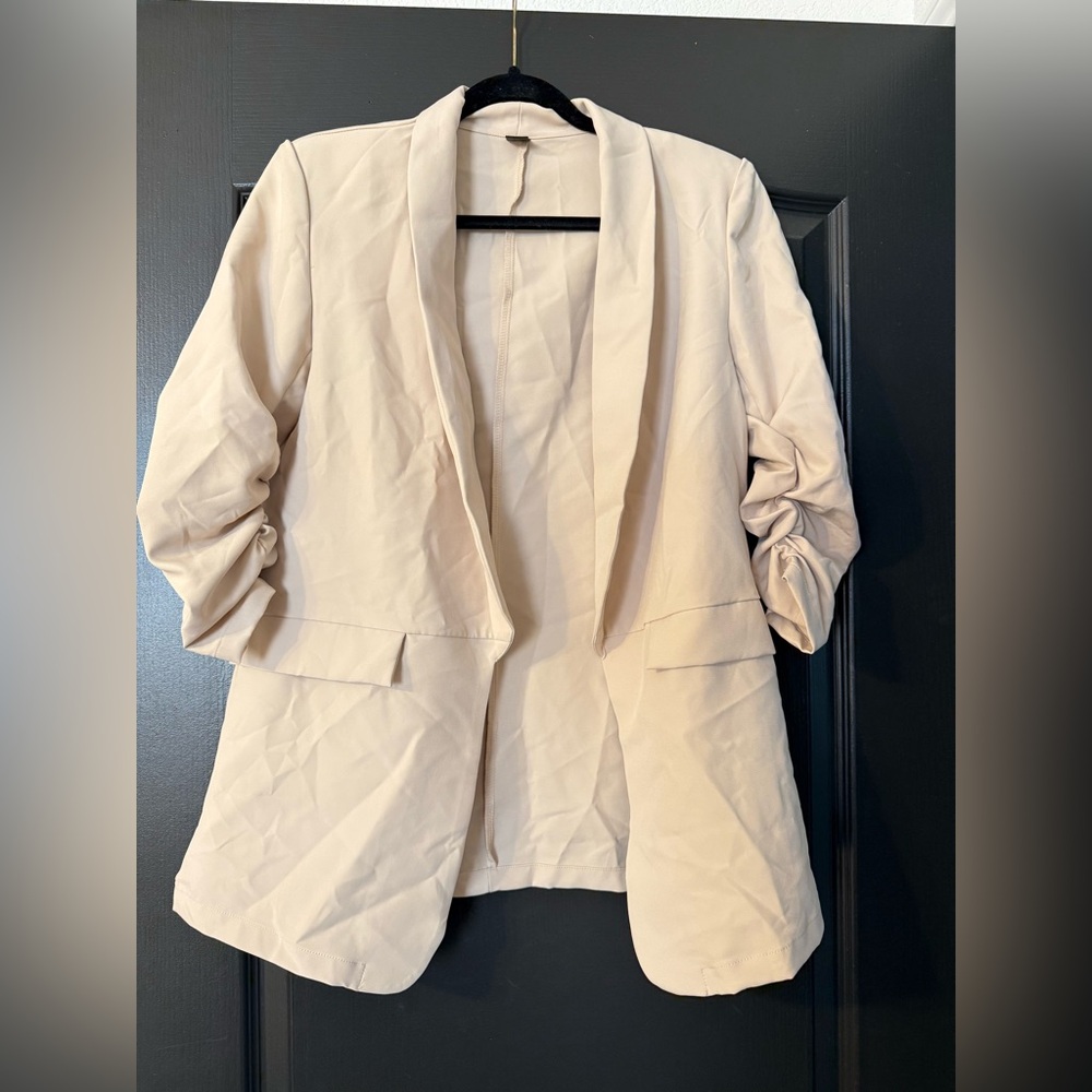 Women's Cream Blazer